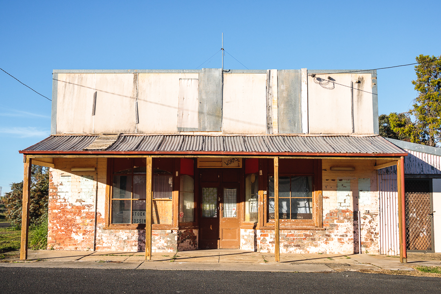 An old shop front in Lyndhurst, NSW